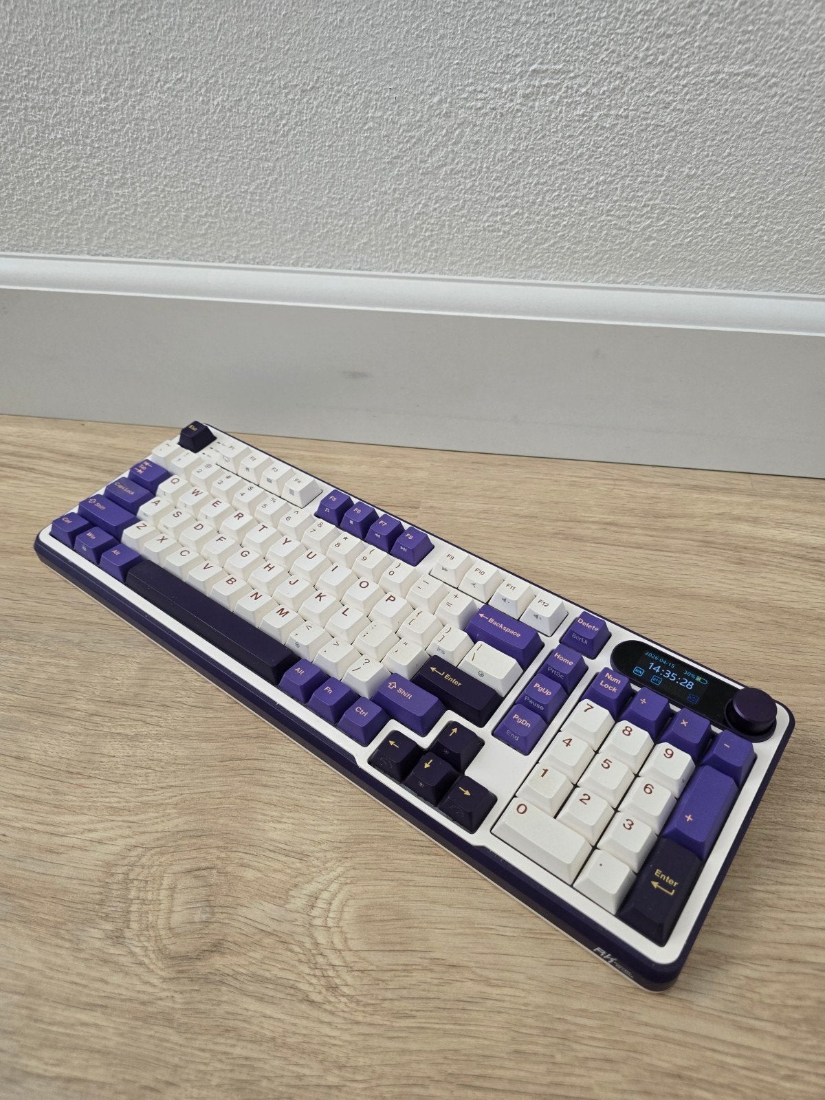 Roya kludge toetsenbord - draadloos, volume knop, display, Ophalen, Zo goed als nieuw, Draadloos, Qwerty