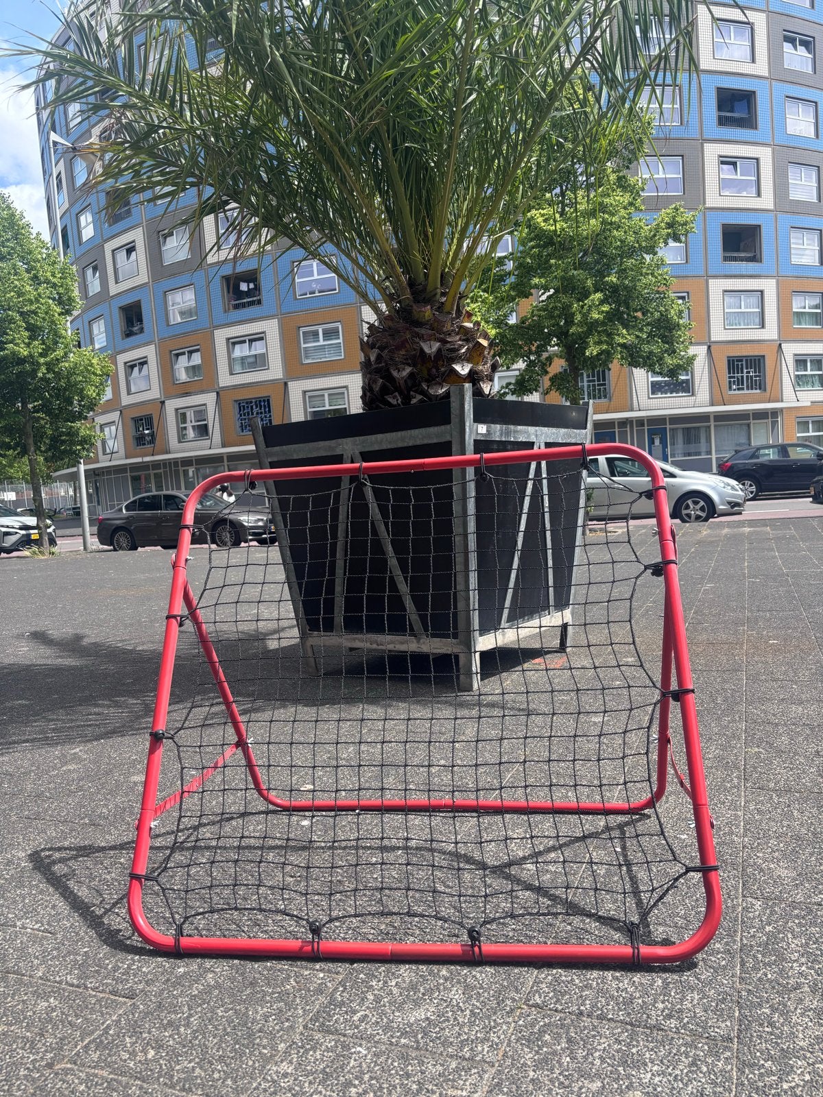Rood voetbaldoel/ rebounder - draagbaar en compact, Sport en Fitness, Voetbal, Maat L, Ophalen of Verzenden, Zo goed als nieuw
