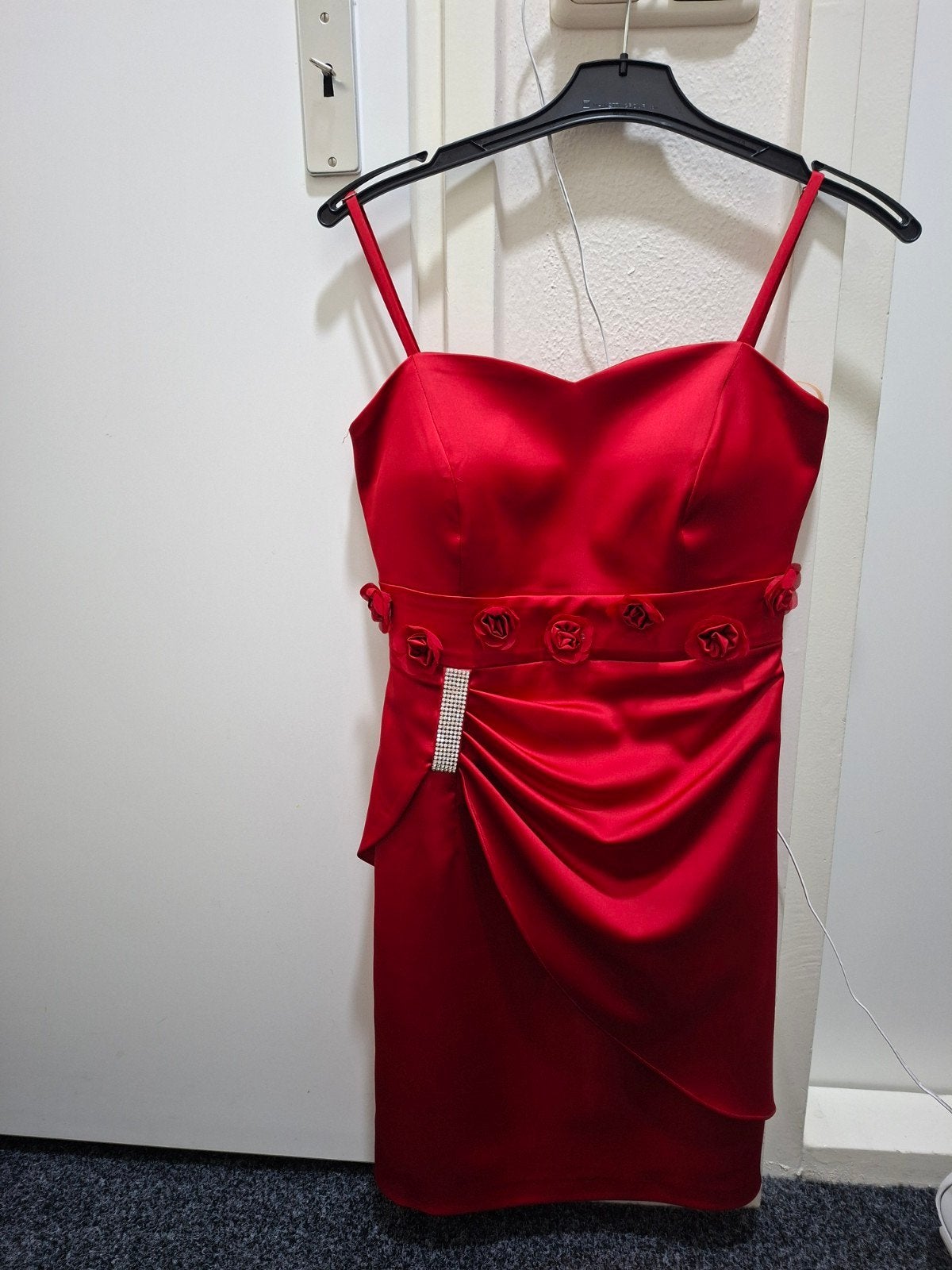 Rode gala jurk met bandjes - Maat XS, Ophalen of Verzenden, Maat 34 (XS) of kleiner, Gedragen, Rood