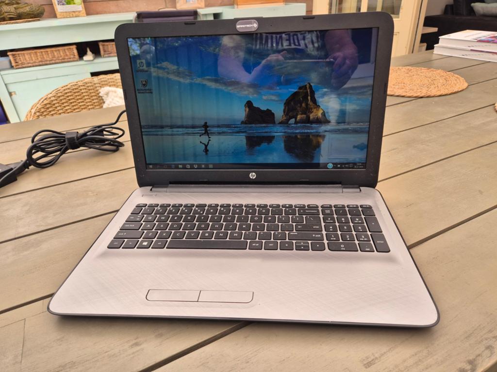 Tekoop HP Notebook 15" inch; Windows 10 Home systeemsoftware, Ophalen, 15 inch, 2 tot 3 Ghz