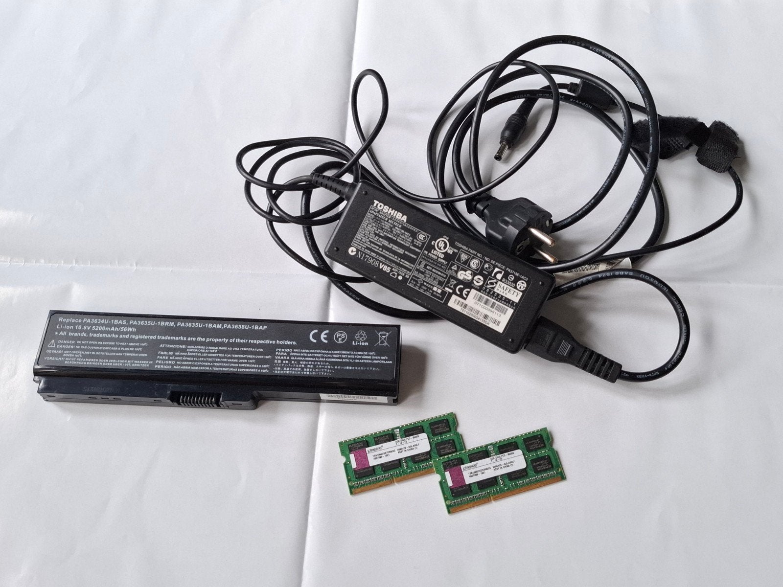 Toshiba Satelite onderdelen adapter computer laptop, Ophalen of Verzenden, Gebruikt