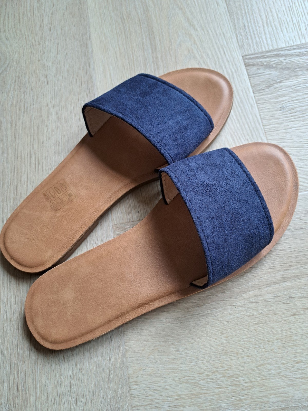DAMES SLIPPERS NIEUW MAAT 38/38.5 NIEUW, Ophalen of Verzenden, Nieuw, Blauw