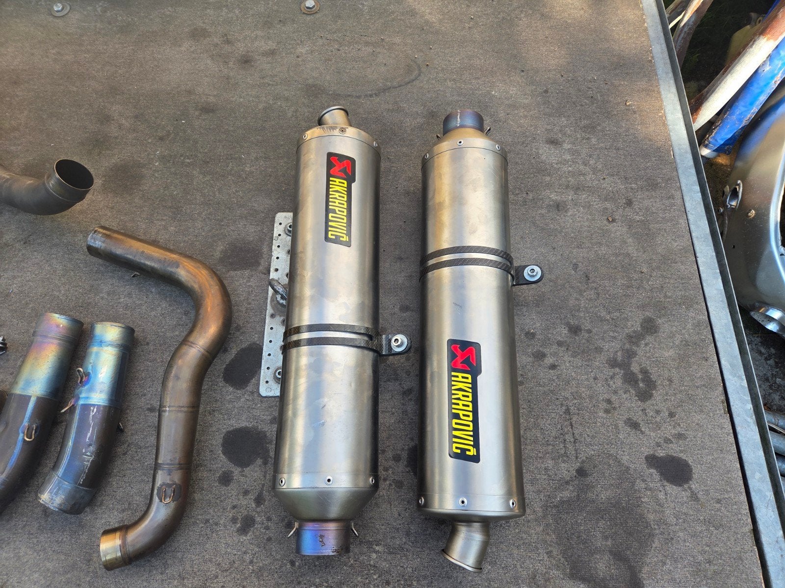 Akrapovic EVO 6 uitlaatsysteem Aprilia rsv mille/tuono, Motoren, Ophalen, Gebruikt