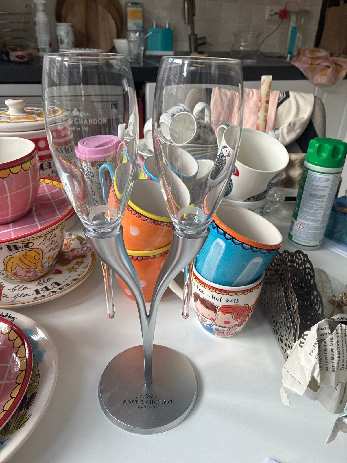Moët & Chandon Champagneglazen op standaard - Nieuwstaat, Ophalen of Verzenden, Zo goed als nieuw, Modern, Glas