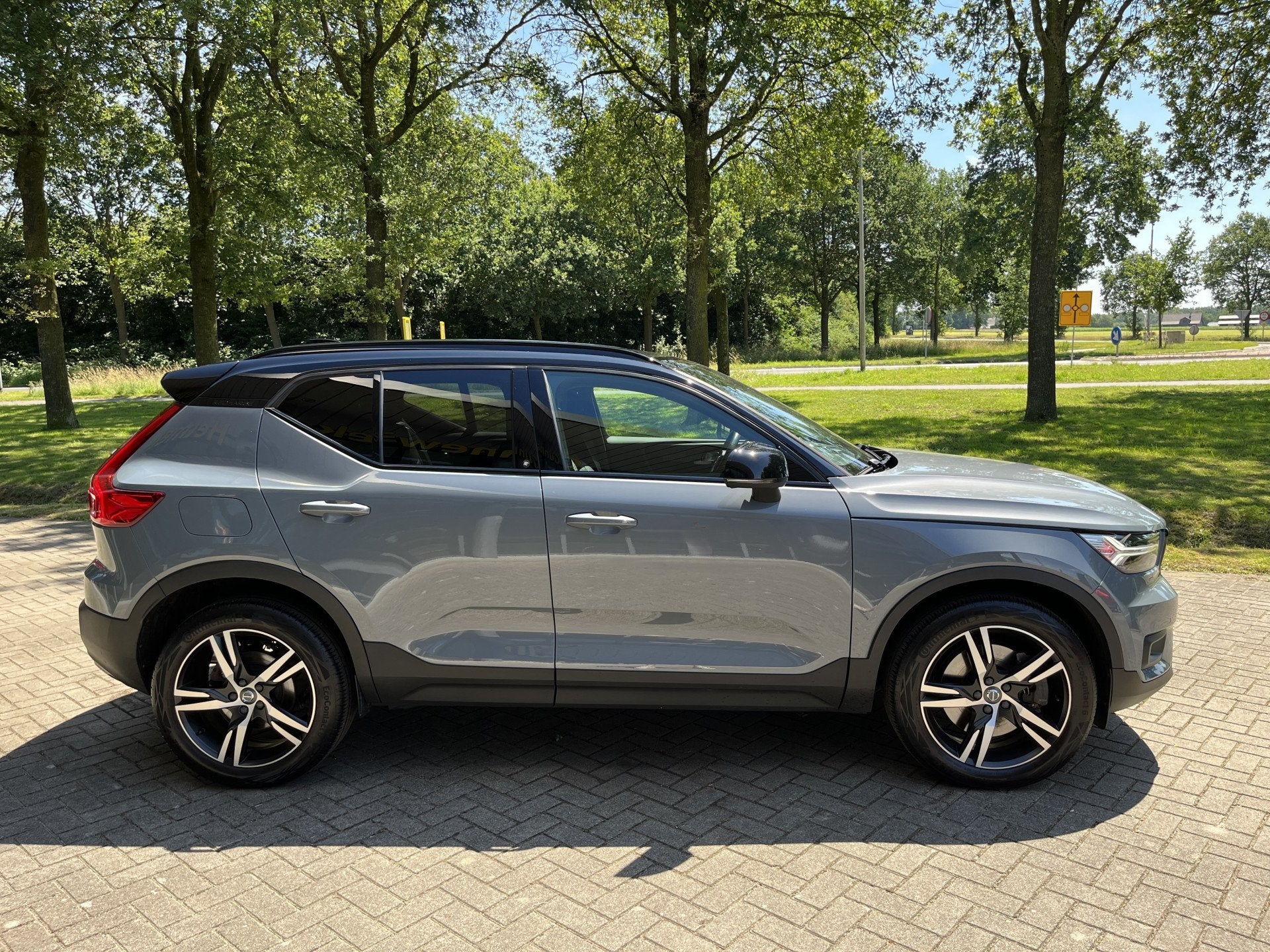 Volvo XC40 1.5 T5 Recharge R-Design | ACC | CAM | CARPAY | C, Auto's, Euro 6, Plug-in hybride, Bedrijf, Grijs