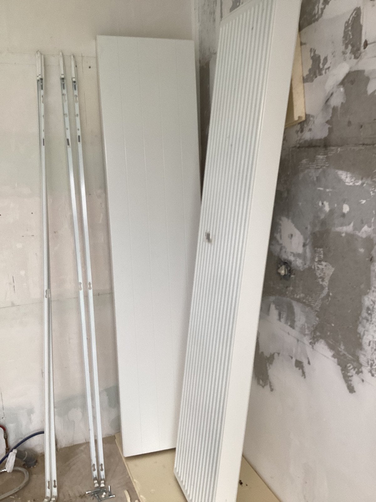 Twee verticale radiatoren als nieuw, 30 tot 80 cm, Radiator, Minder dan 60 cm, Ophalen of Verzenden
