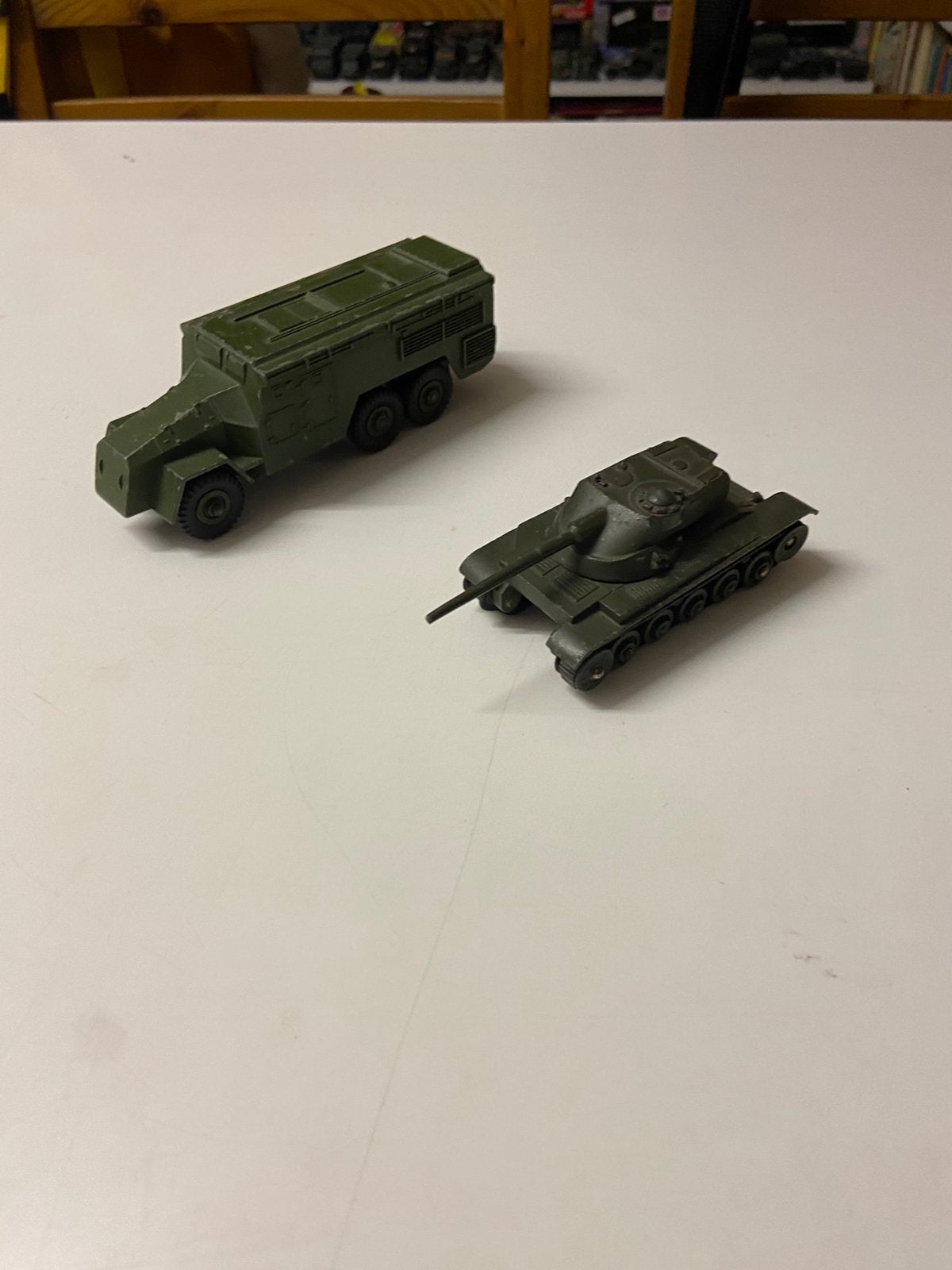 2 militaire dinky toys, Ophalen of Verzenden