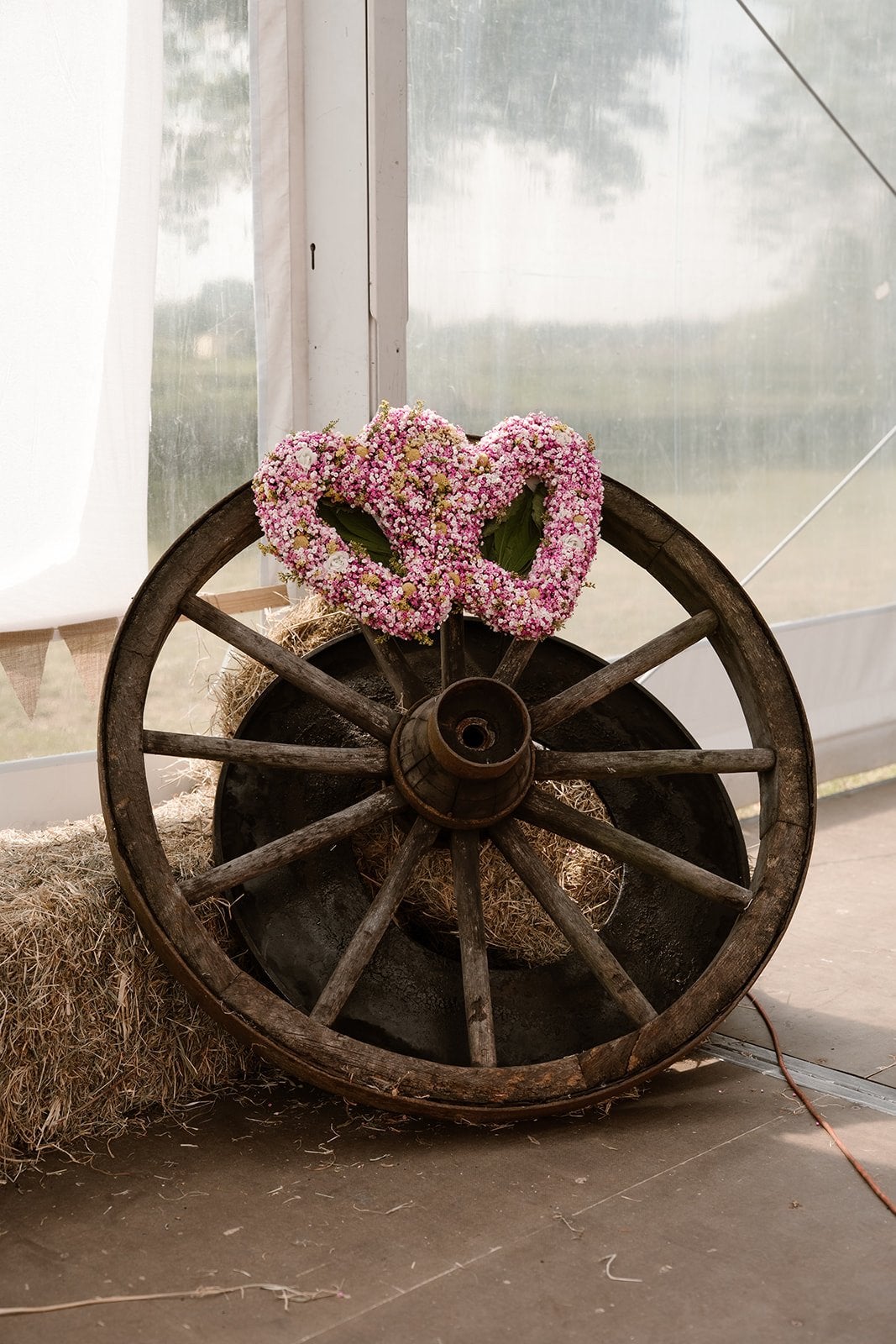 Diverse droogbloemen en bloemstukken roze oranje bruiloft, Ophalen, Gebruikt