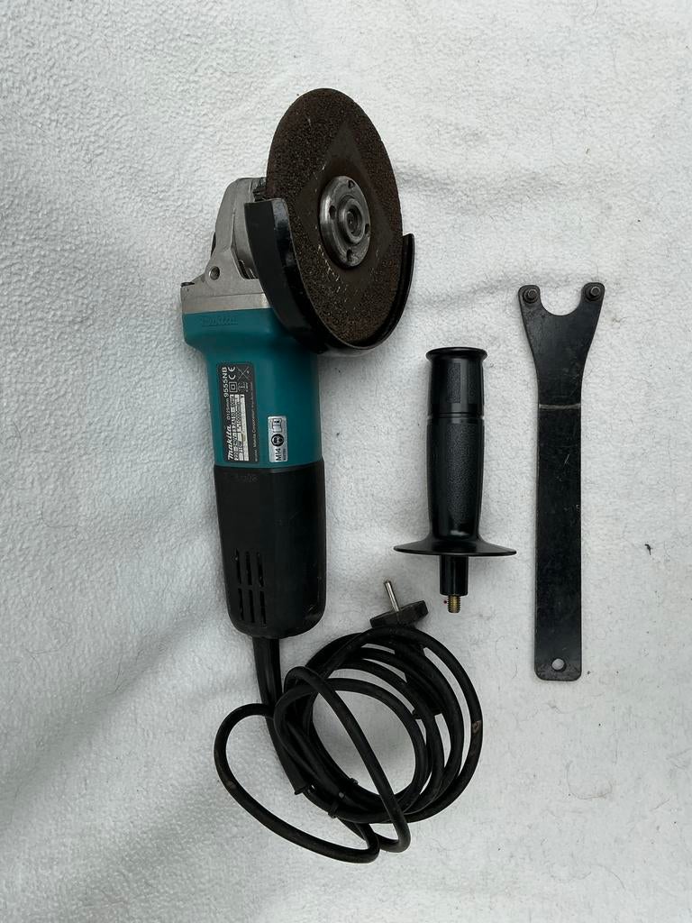 Makita Haakse Slijper 710W - Compact en Krachtig, Ophalen, Gebruikt, 700 tot 1000 watt, Haakse handslijpmachine