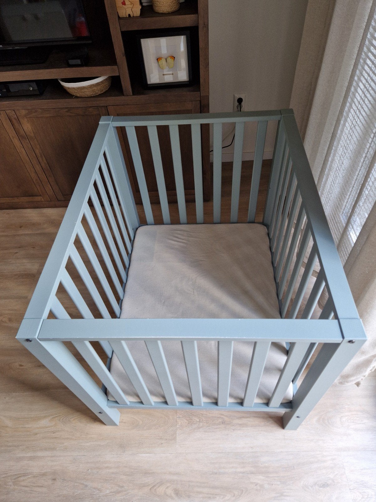 Zeegroene babybox., Ophalen, Gebruikt, Vierkant, In hoogte verstelbaar