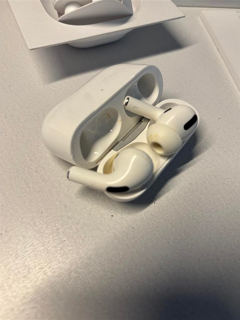 Apple AirPods Pro (1e generatie) met MagSafe oplaadcase, Gebruikt, Bluetooth, In gehoorgang (in-ear), Ophalen of Verzenden