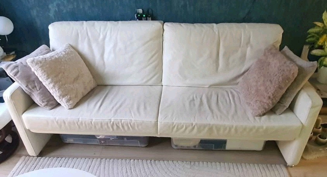 Witte leren bank. Bieden. Moet snel weg!, Huis en Inrichting, Ophalen, Gebruikt, 75 tot 100 cm