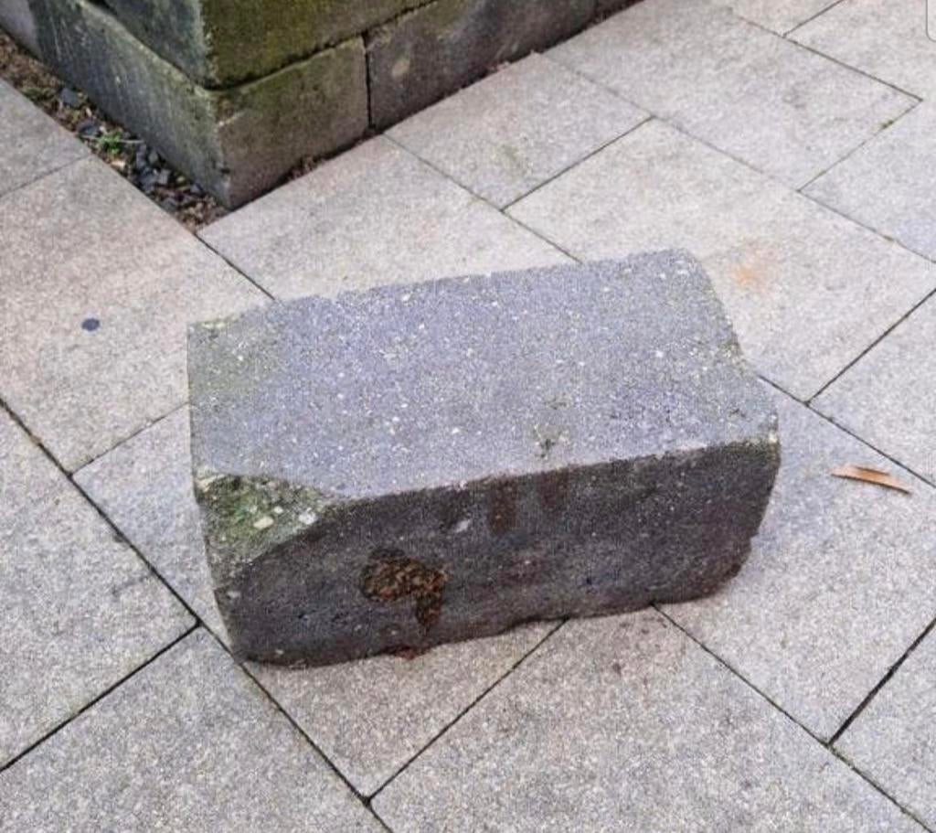 13 gebruikte betonnen stenen (Stapelblokken), Tuin en Terras, Tegels en Klinkers, Ophalen, Gebruikt, Beton