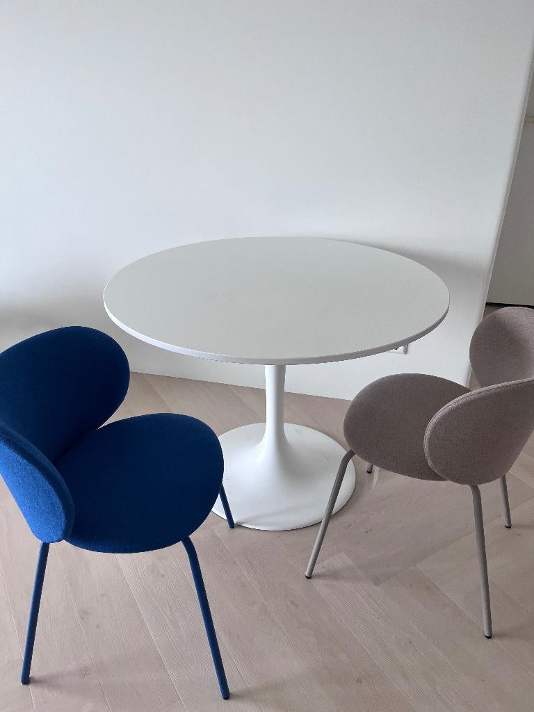 IKEA tafel, Huis en Inrichting, Tafels | Eettafels, Zo goed als nieuw, 100 tot 150 cm, 100 tot 150 cm, Vier personen, Ovaal, Overige houtsoorten