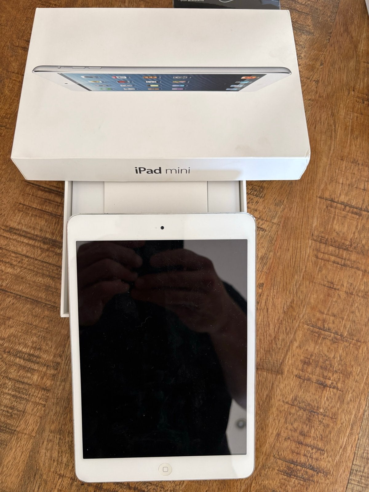 Apple iPad Mini (A1432) - 16GB, Wi-Fi, Zilver, Computers en Software, Ophalen, Gebruikt, Zilver, 7 inch of minder