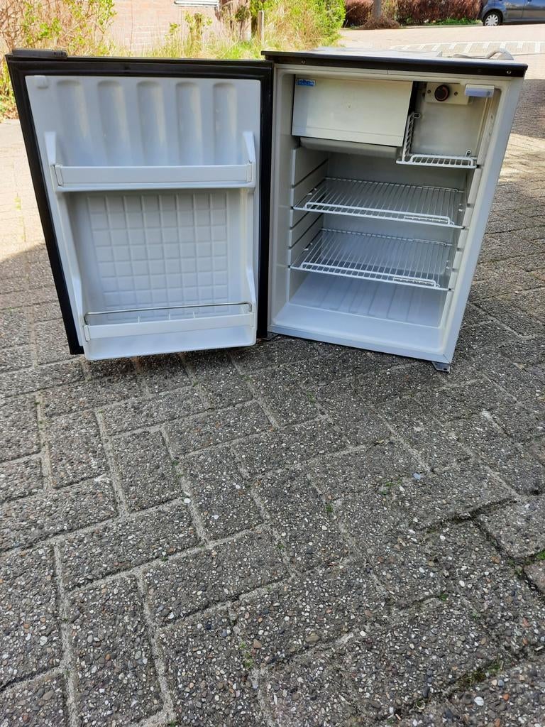 Indel B isotherm camper boot compressor koelkast 12v 24v, Watersport en Boten, Ophalen of Verzenden, Gebruikt, Kombuis en Sanitair