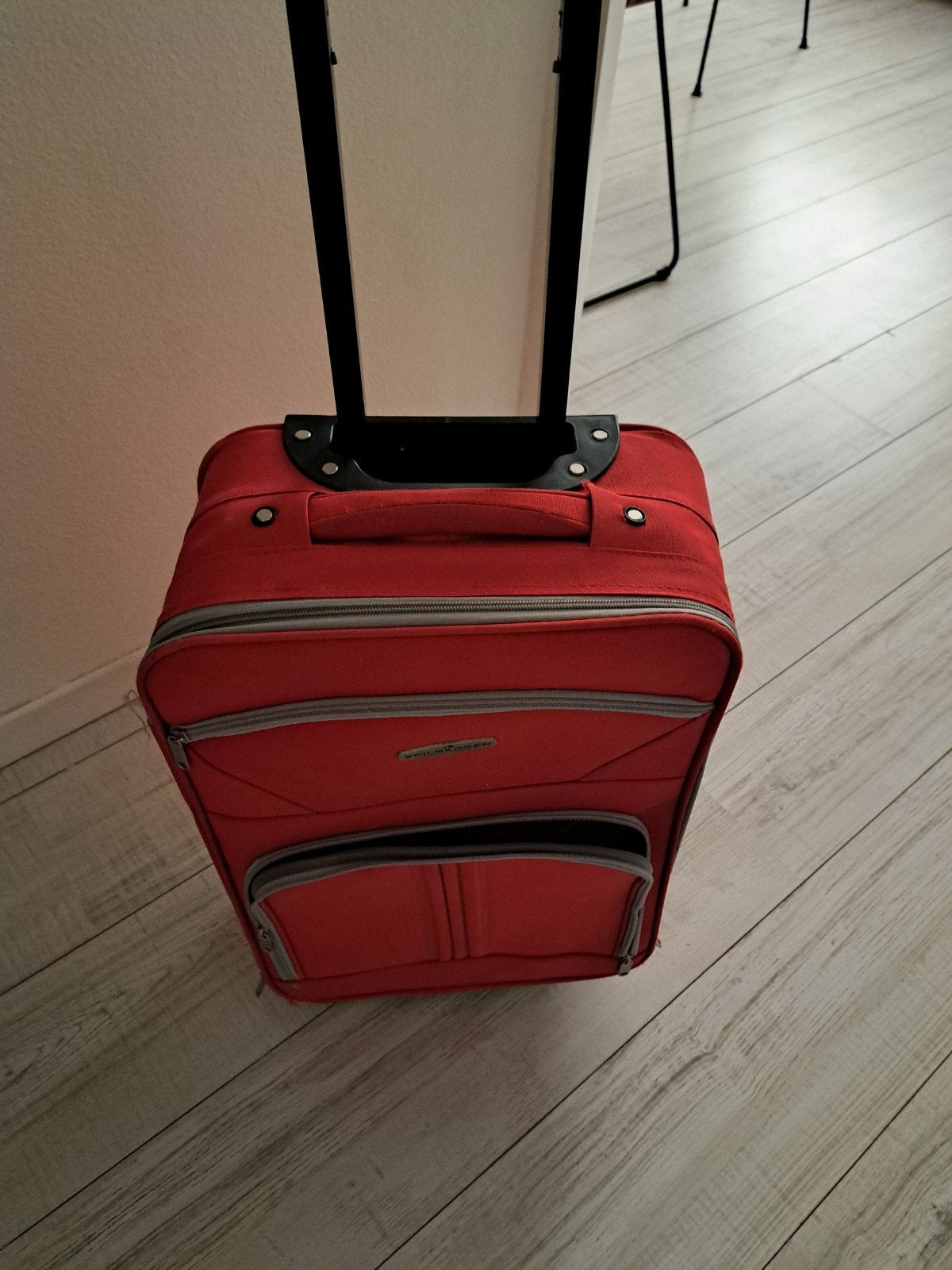 Spilbergen Koffer - Blauw (ook in rood beschikbaar), 40 tot 60 cm, Wieltjes, Gebruikt, 20 tot 30 cm
