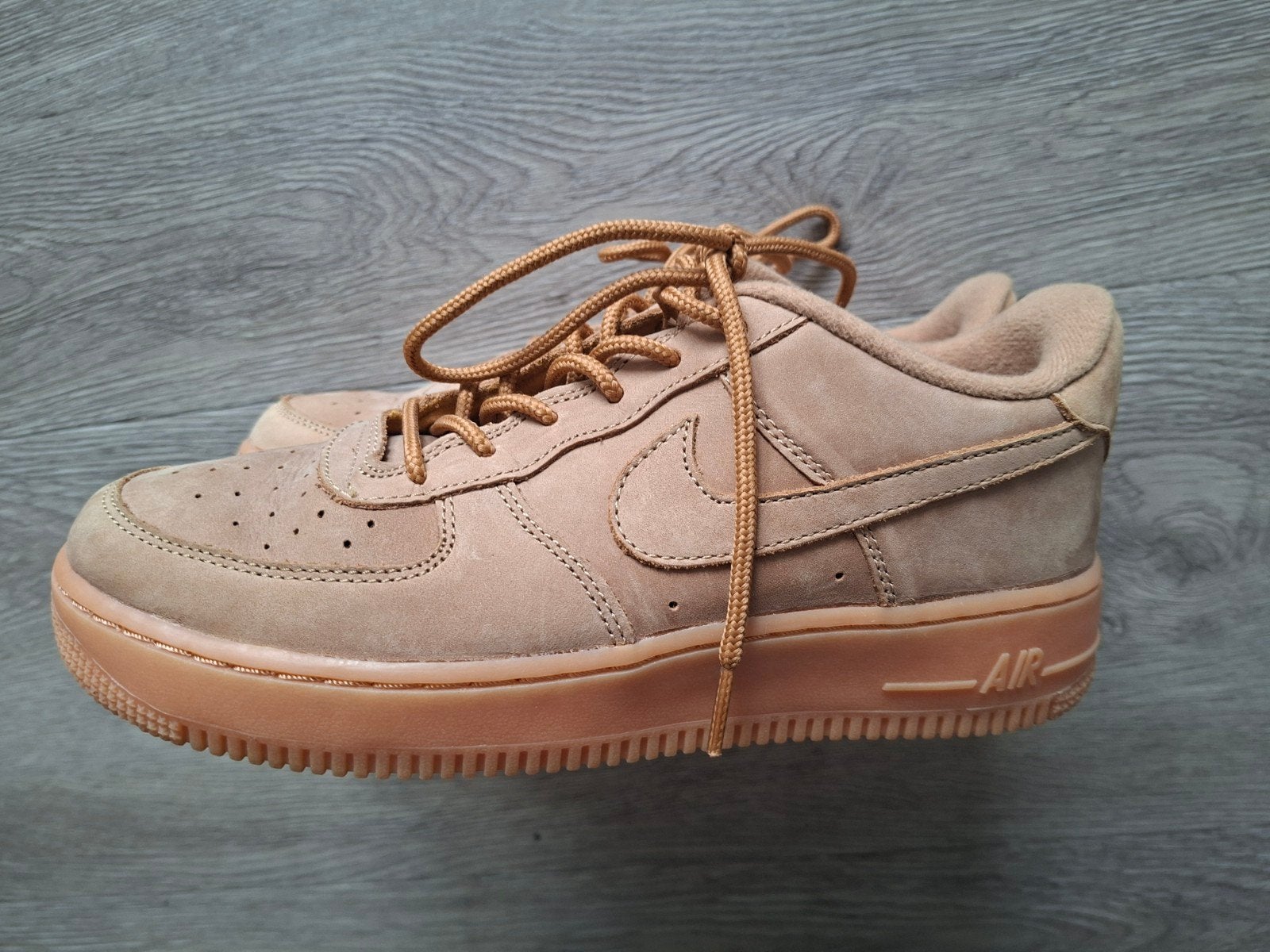 Nike Air Force 1 '07 LV8 Suede - Beige Sneakers Maat 39, Kleding | Dames, Beige, Nike, Nieuw, Ophalen of Verzenden