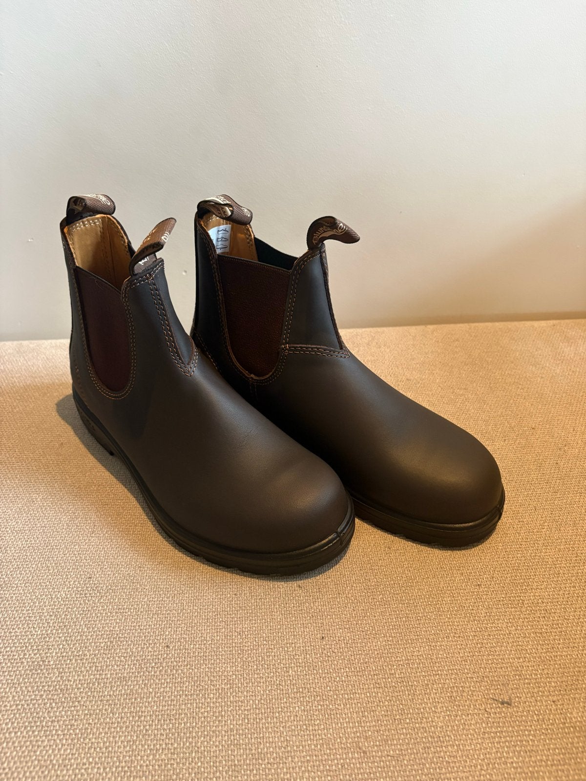 Blundstone 550 Elastic Sided Boot Lined - Walnoot Maat 39, Kleding | Dames, Ophalen of Verzenden, Nieuw, Bruin, Lage of Enkellaarzen