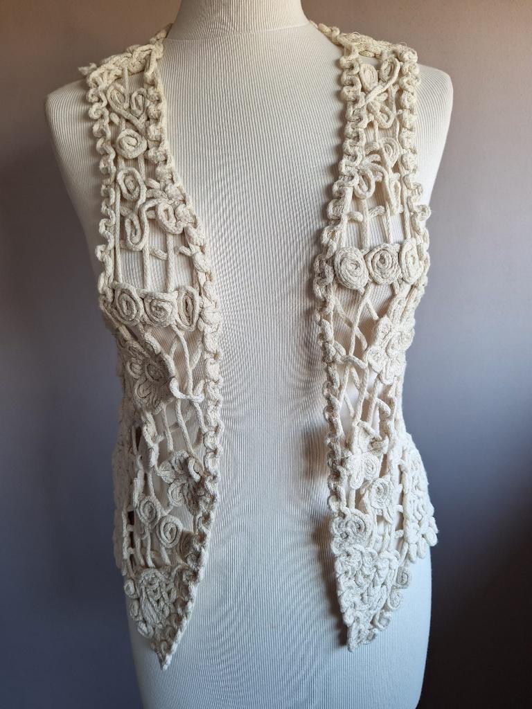Leuk creme gehaakt vest van Costes, maat S/M, Kleding | Dames, Beige, Ophalen of Verzenden, Zo goed als nieuw, Costes