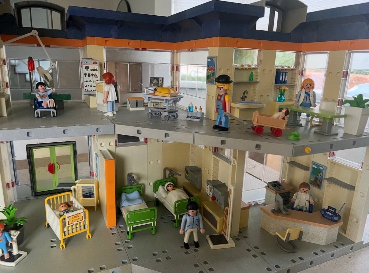 Playmobil 4404 Ziekenhuis met veel accessoires, Gebruikt, Gebouw, Complete set, Ophalen of Verzenden
