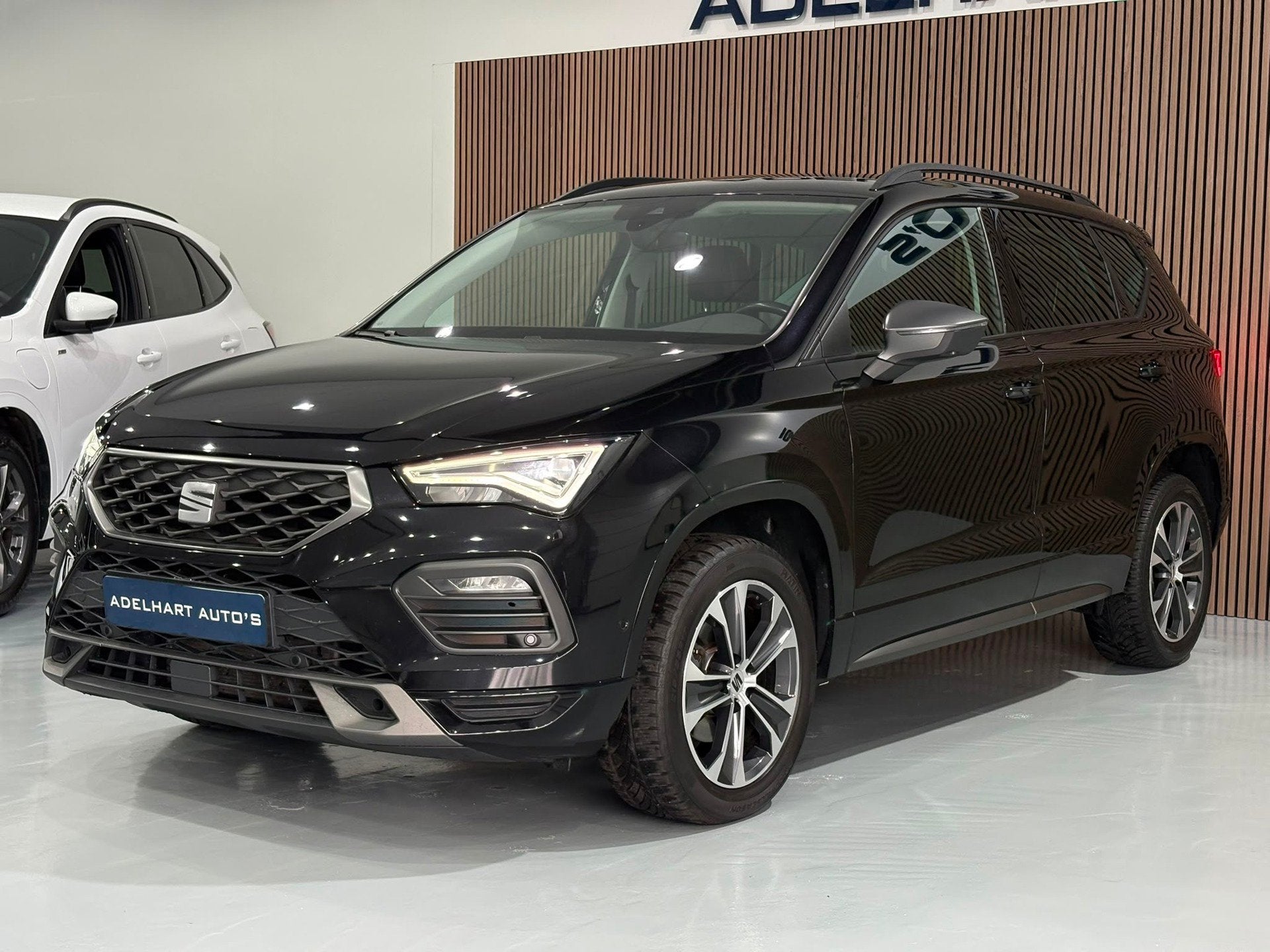SEAT Ateca 1.5 TSI FR Business Intense Automaat / Navigatie, 15 km/l, Zwart, 4 cilinders, 150 pk