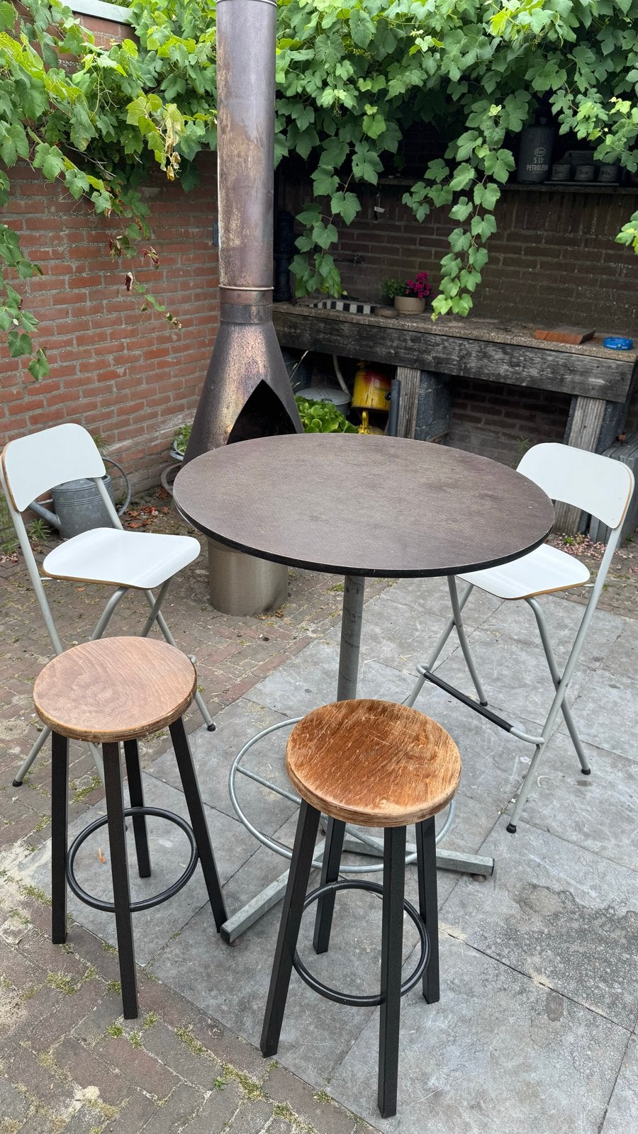 Hangtafels en krukken te huur, Ophalen, Met voetsteun, 90 cm of meer, Hout
