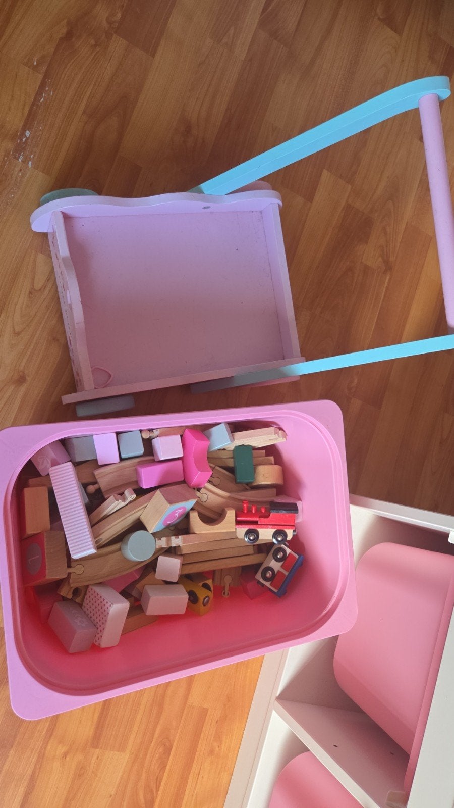 Houten blokken met duwkarretje, Kinderen en Baby's, Speelgoed | Bouwstenen, Ophalen of Verzenden, Gebruikt, Overige merken