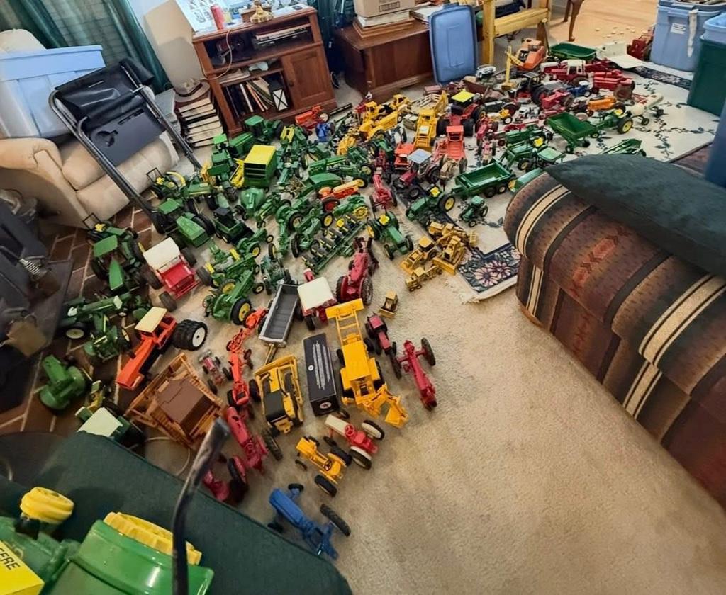 Gevraagd verzameling tractors en landbouw miniaturen, Ophalen, Zo goed als nieuw, Tractor of Landbouw, Overige merken