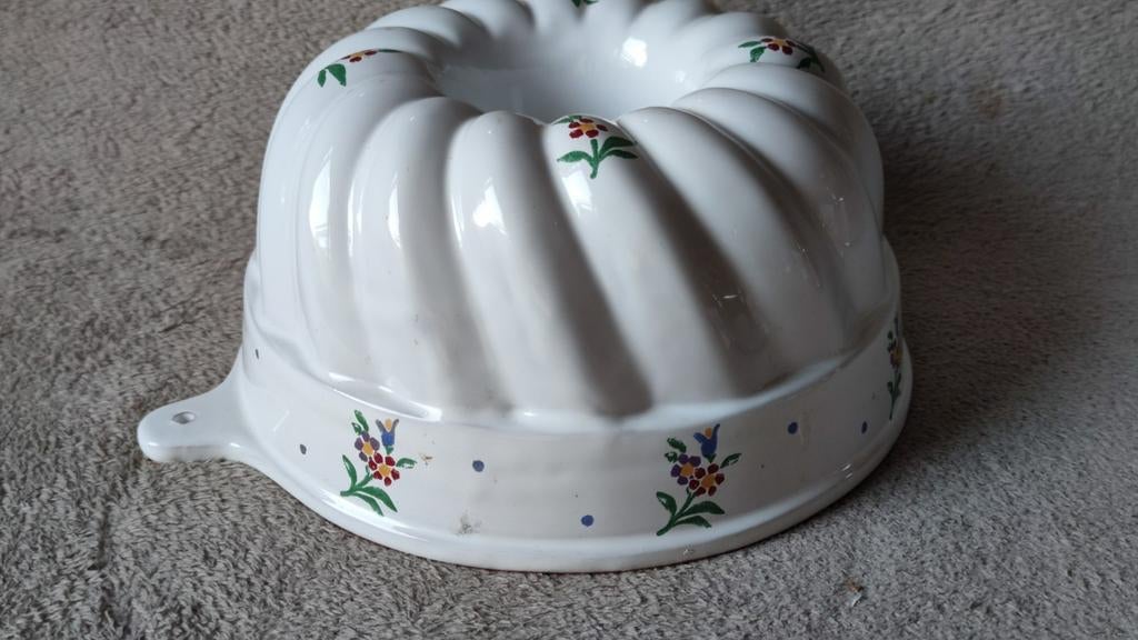 Vintage keramische tulband, bakvorm, dessertvorm -  24 cm, Ophalen of Verzenden, Zo goed als nieuw, Wit, Minder dan 100 cm