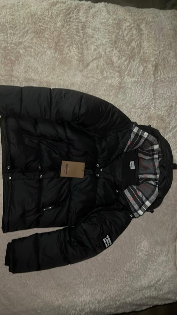 Burberry Puffer Jas Zwart met Geruite Capuchon - Nieuw, Kleding | Heren, Jassen | Winter, Ophalen of Verzenden, Nieuw, Maat 48/50 (M)
