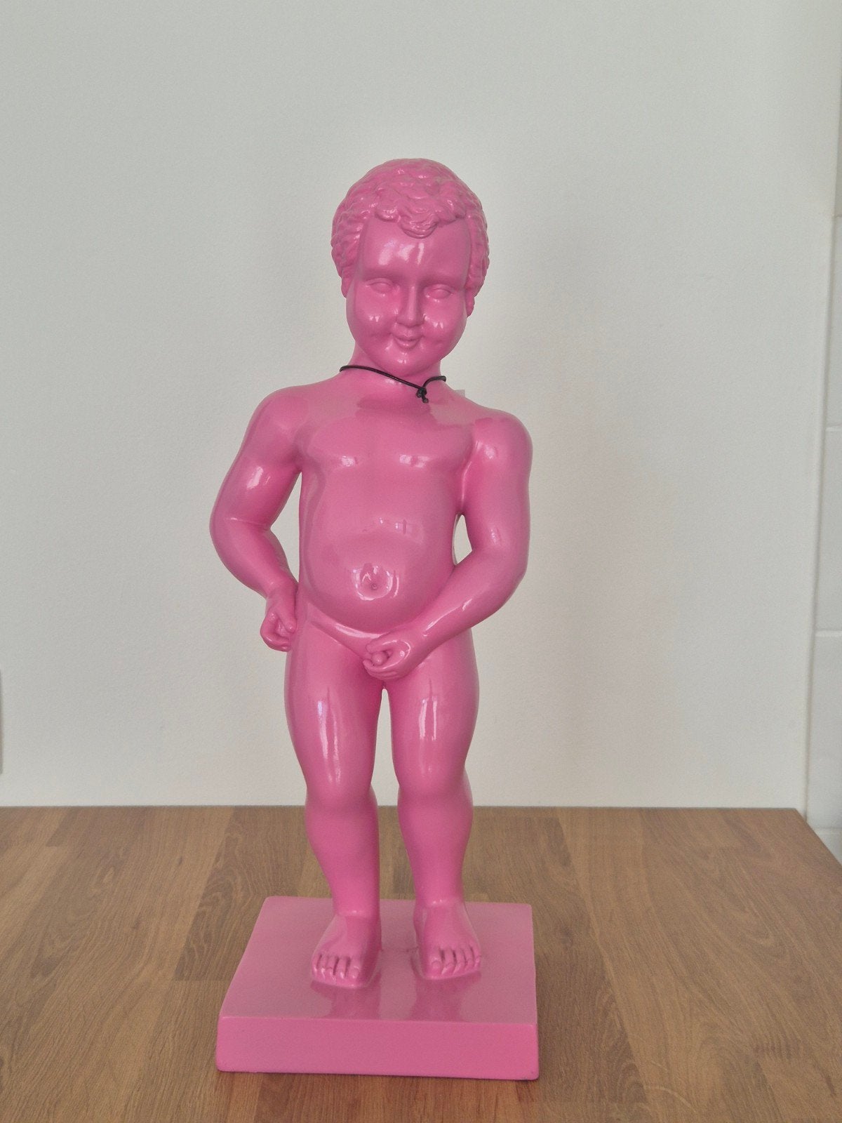 Manneke Pis Beeld - Roze Polyester - 45cm Hoog, Ophalen of Verzenden, Nieuw, Dier