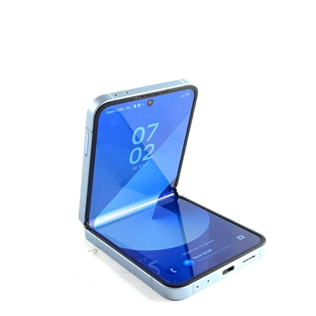 Foto 6 van Samsung Galaxy Z Flip 6, 256GB, Light Blue | In Nette Staat