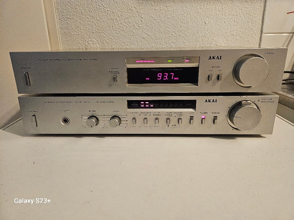 Vintage Akai set AT-K22 tuner en een AM-U22 versterker, Ophalen, Gebruikt, Tuner of Radio, Losse componenten