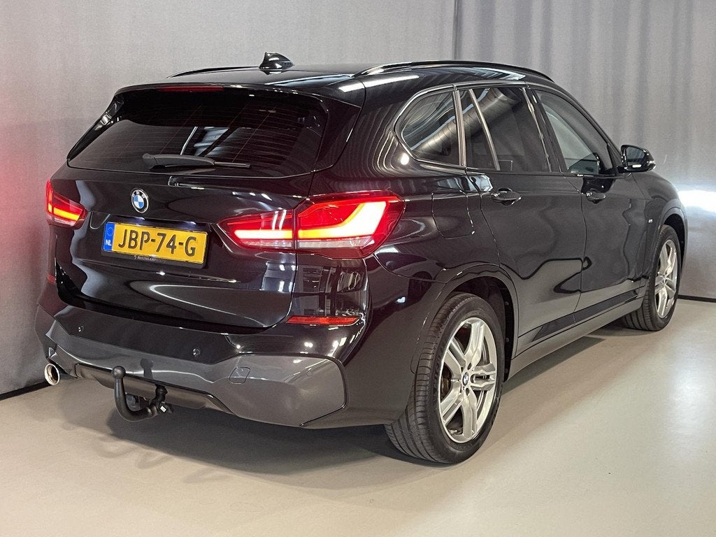 BMW X1 xDrive25e High Executive M Sport 18''/VOL Leder/Trekh, Automatische klimaatregeling, Gebruikt, Zwart, Bedrijf