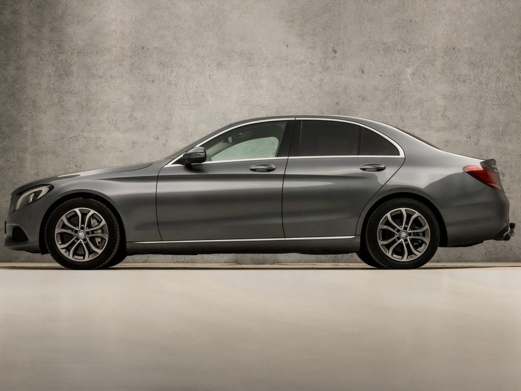 Mercedes-Benz C-Klasse 350 e AMG Sport 279Pk Automaat (NAVIG, Automaat, 12 maanden, Achterwielaandrijving, Leder en Stof