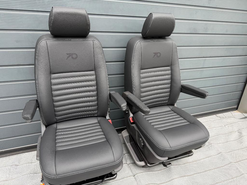 Bestuurdersoel +Bijrijderstoel zwart leer Transporter T5 T6, Auto-onderdelen, Interieur en Bekleding, Ophalen, Nieuw, Volkswagen