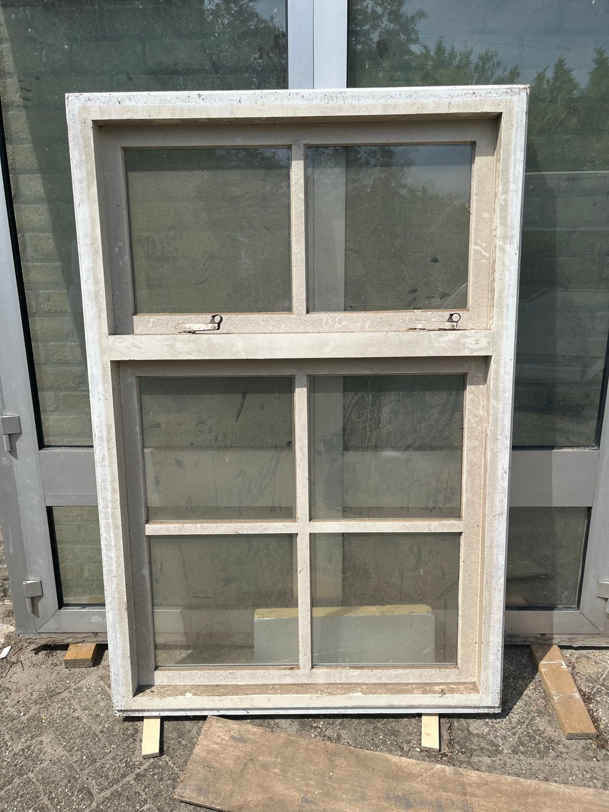 Houten raamkozijn met dubbel glas en uitzetraam, Ophalen, Gevelraam of Ruit, Gebruikt, 80 tot 120 cm