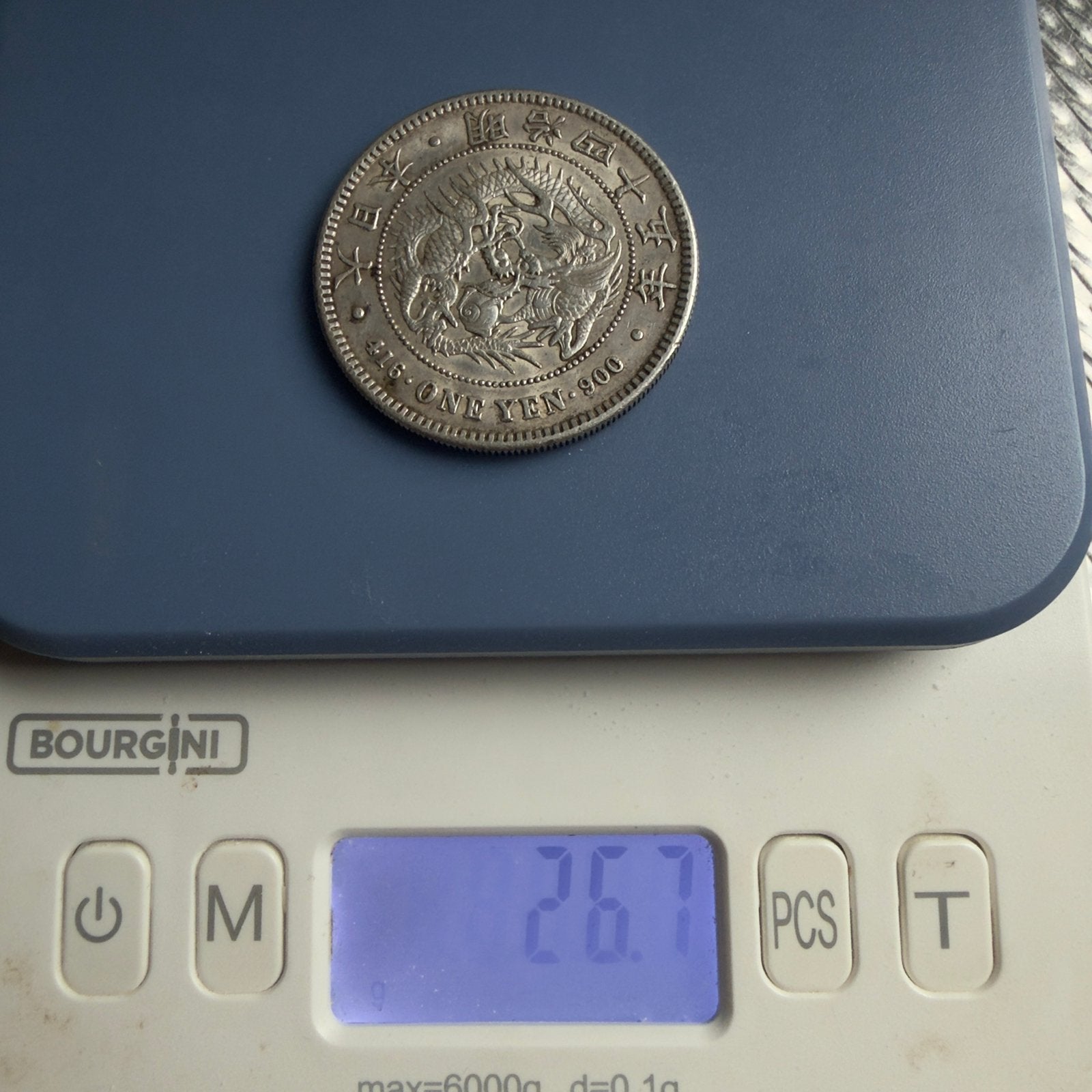 Japan One Yen Silver Dragon year 45, Postzegels en Munten, Verzenden, Oost-Azië
