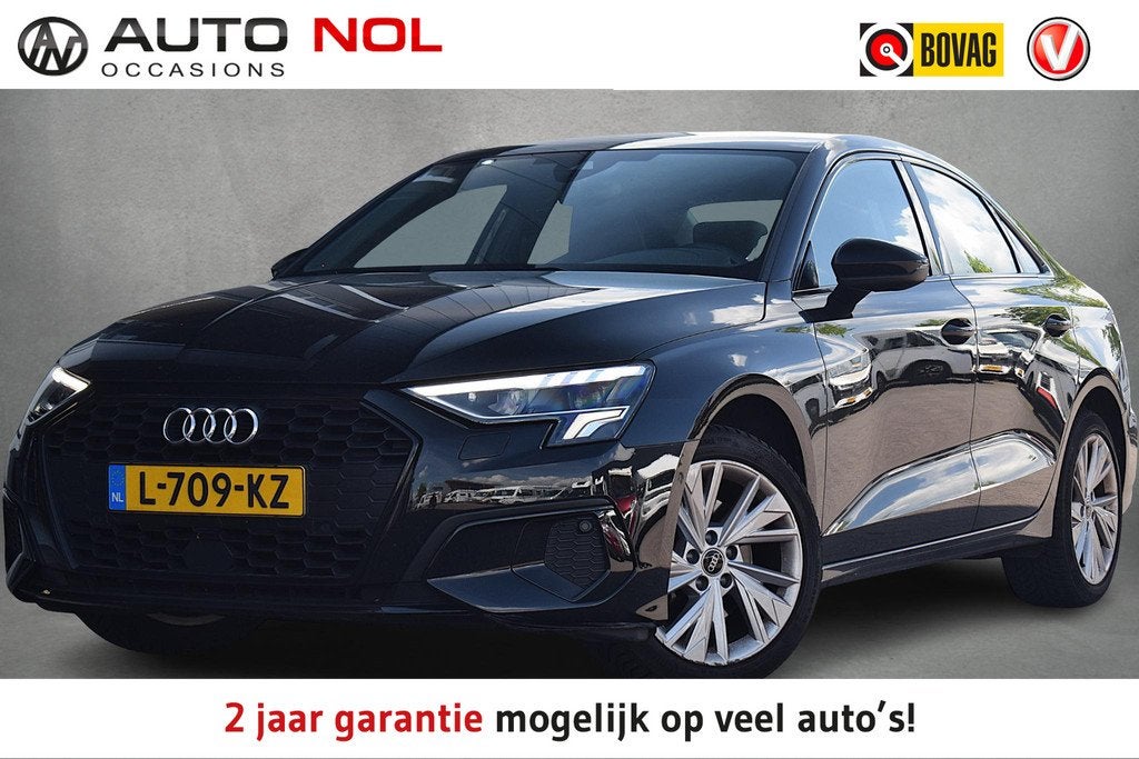 Audi A3 Limousine 30 TFSI Business edition | Apple CarPlay |, Auto's, Audi, Stof, Gebruikt, Zwart, Origineel Nederlands