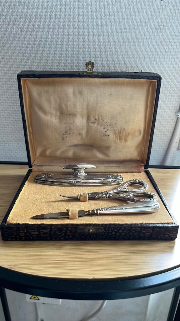 Antieke Manicure Set. Keurig gemerkt 800. Rond 1920., Ophalen of Verzenden