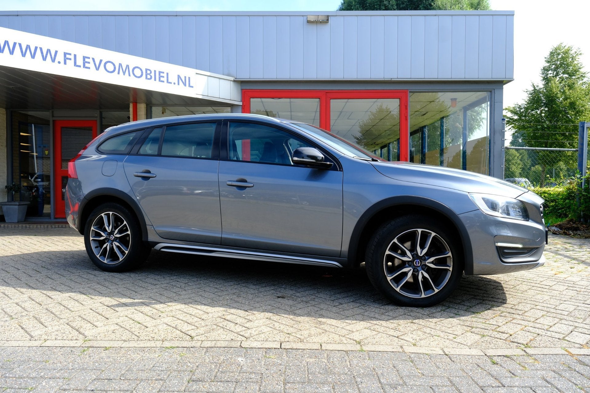 Volvo V60 Cross Country 2.0 D3 Polar+ Aut. EXPORT|Xenon|Navi, Auto's, Euro 6, 4 cilinders, Leder en Stof, Origineel Nederlands