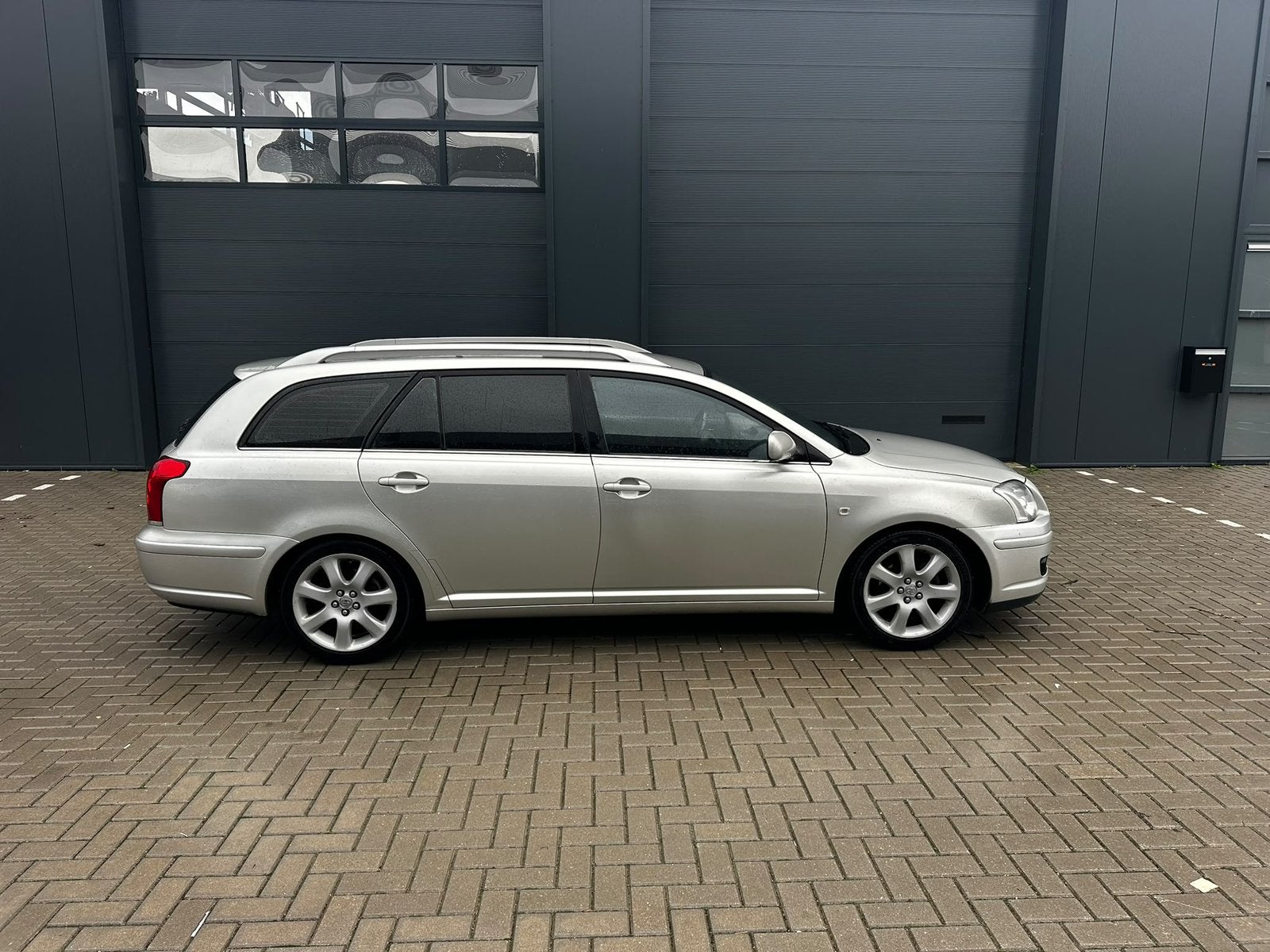 Toyota Avensis 1.8 LPG/ trekhaak/ cruise/ groot onderhoud, Auto's, Voorwielaandrijving, 1345 kg, 1794 cc, Avensis