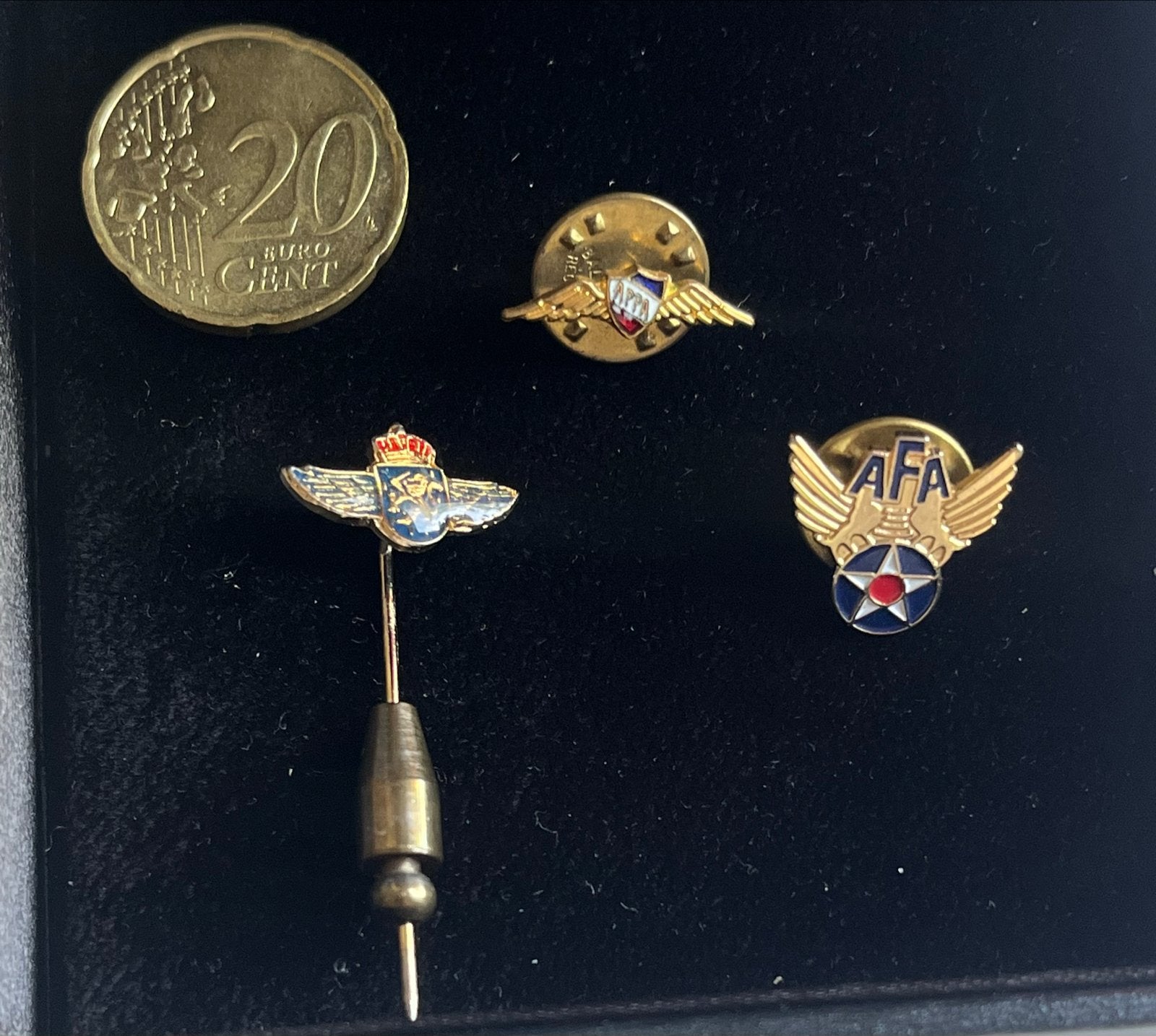 Set van 3 Vintage Luchtvaartspeldjes  (o.a. AFA en AOPA), Verzenden, Gebruikt, Overige onderwerpen, Speldje of Pin