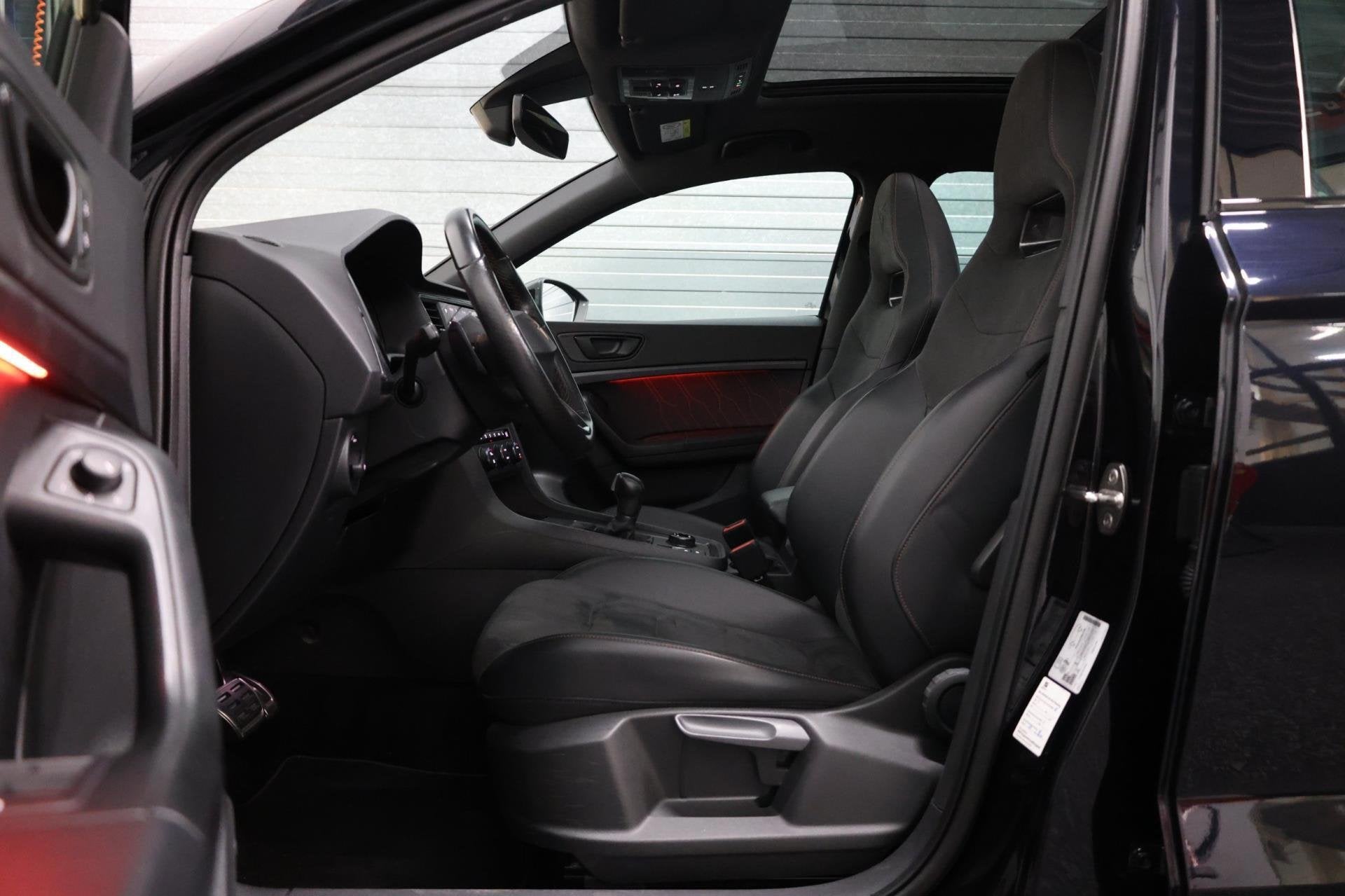 CUPRA Ateca 2.0 TSI 4DRIVE 300+PK FACELIFT/BREMBO/SFEER/BEAT, Auto's, Automaat, Dealer onderhouden, Gebruikt, 4 cilinders