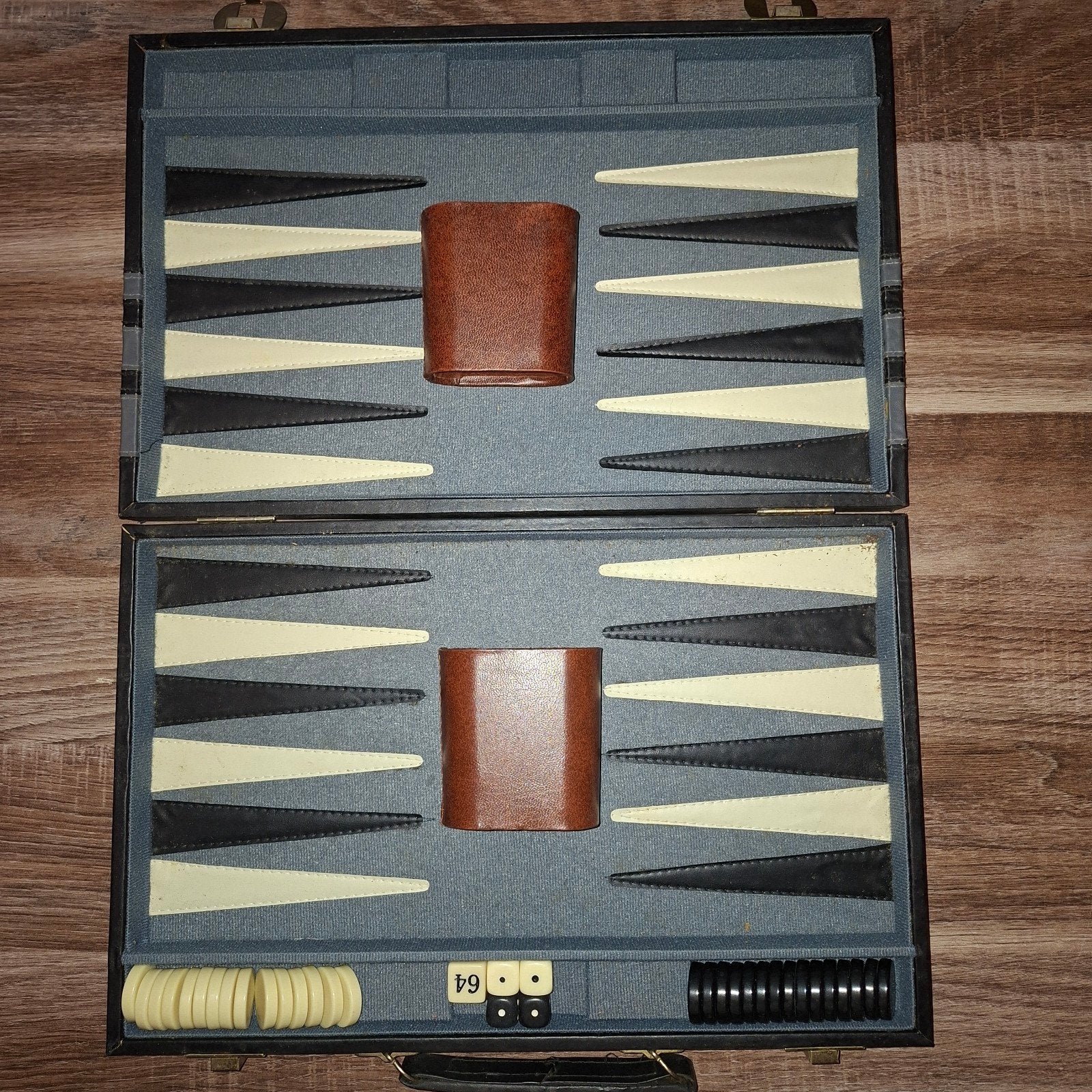 Backgammon spel in draagbare koffer, Een of twee spelers, Ophalen of Verzenden, Gebruikt, Reisspel