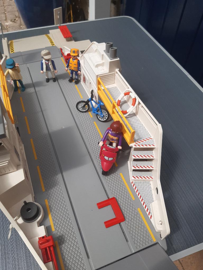 playmobil veerpont met aanlegsteiger 5127, Ophalen, Zo goed als nieuw, Complete set
