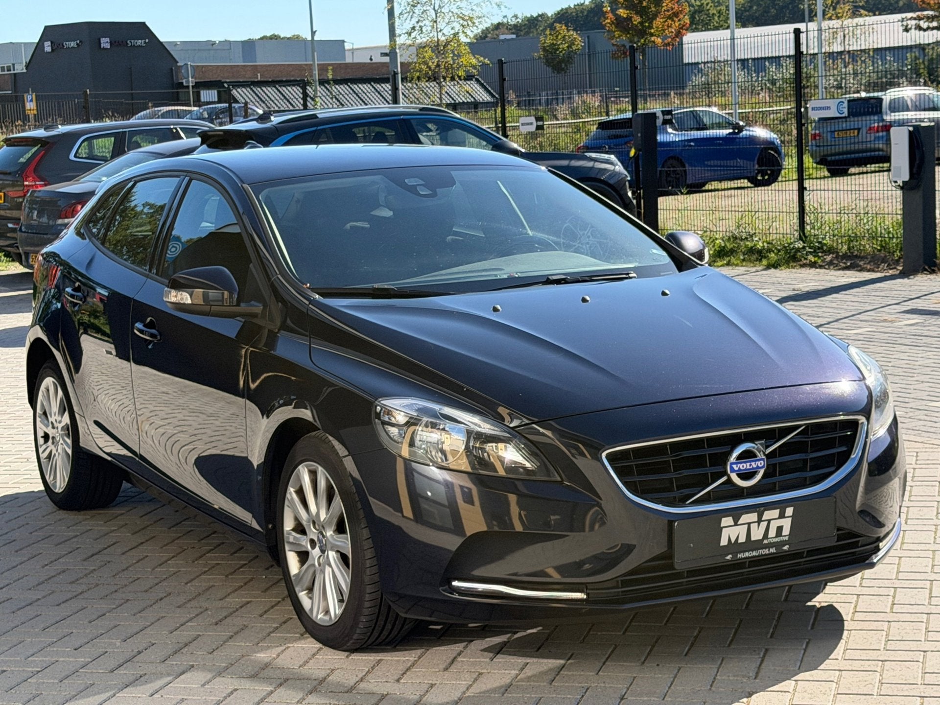 Volvo V40 2015 - 2.0 T2 Summum - Camera - Stoelverwarming -, Voorwielaandrijving, Dealer onderhouden, Stof, Gebruikt