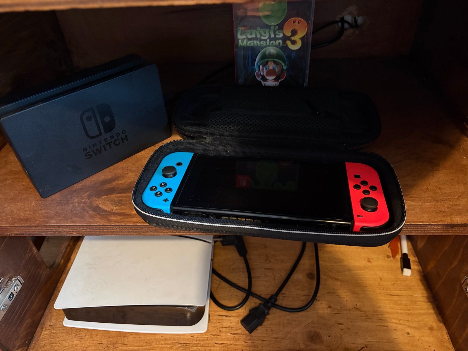 Nintendo Switch 2019 met Dock / case en Luigi's Mansion 3, Switch 2019 Upgrade, Met 2 controllers, Ophalen of Verzenden, Gebruikt