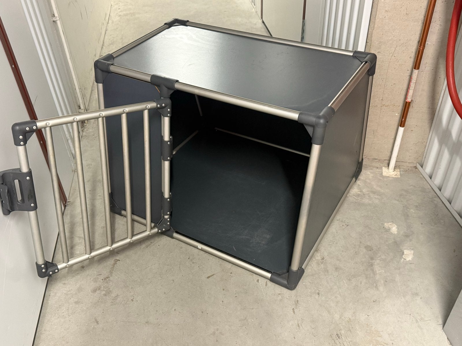 Trixie autobench voor middelgrote hond (labrador), Ophalen, Zo goed als nieuw